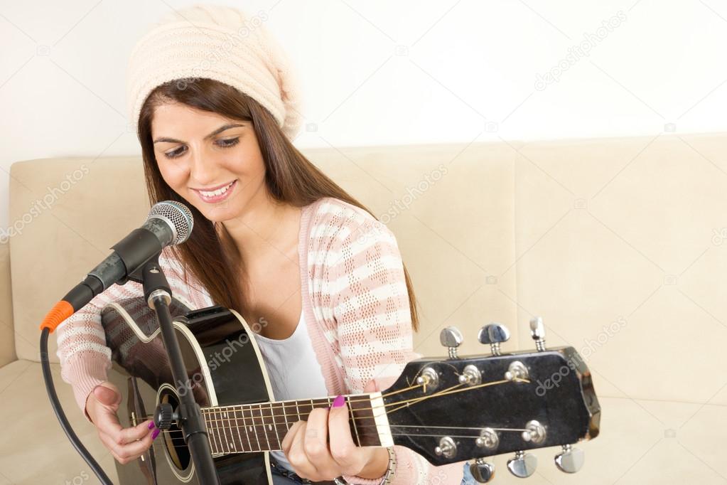 Fond of Enjoying Electric guitar Learn It On the net